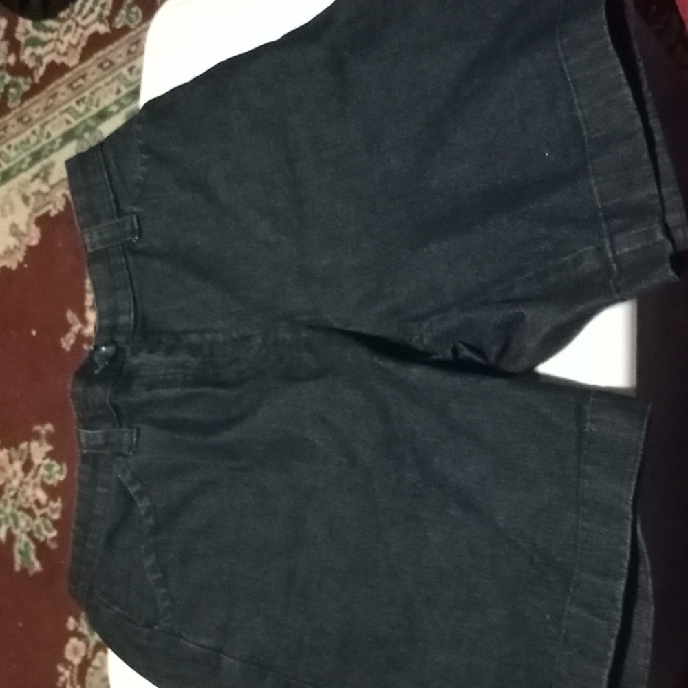 L.L.Bean Women’s Size 8 Classic Fit Dark Wash Denim Shorts Like New (Sho017)
